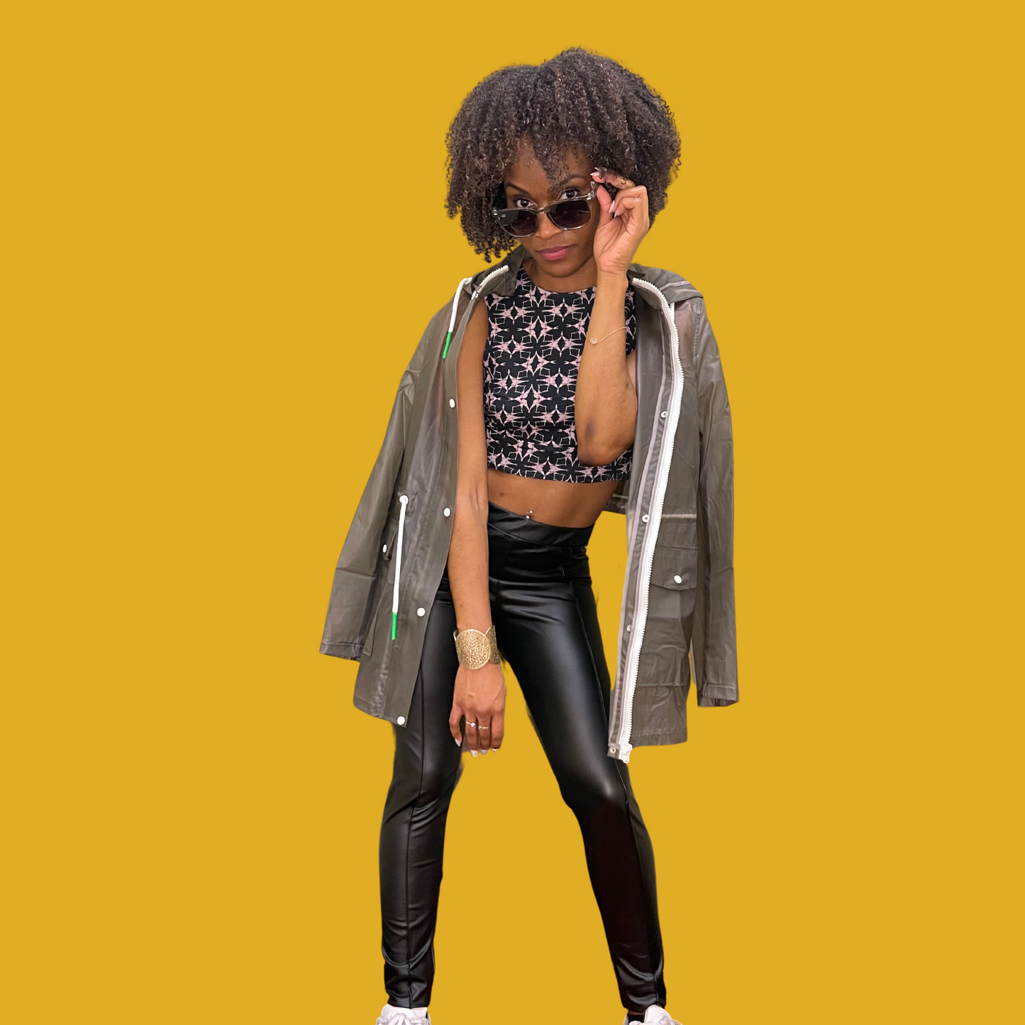 Veste - Imperméable gris transparent avec détails blancs et verts taille L