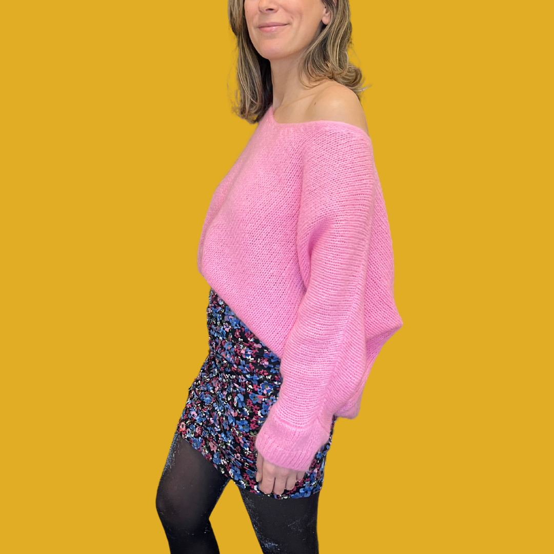 1. Sweater - Baby pink oversized V neck 7/8 sleeves size M/L