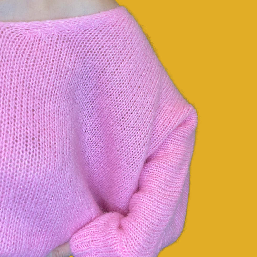 1. Sweater - Baby pink oversized V neck 7/8 sleeves size M/L