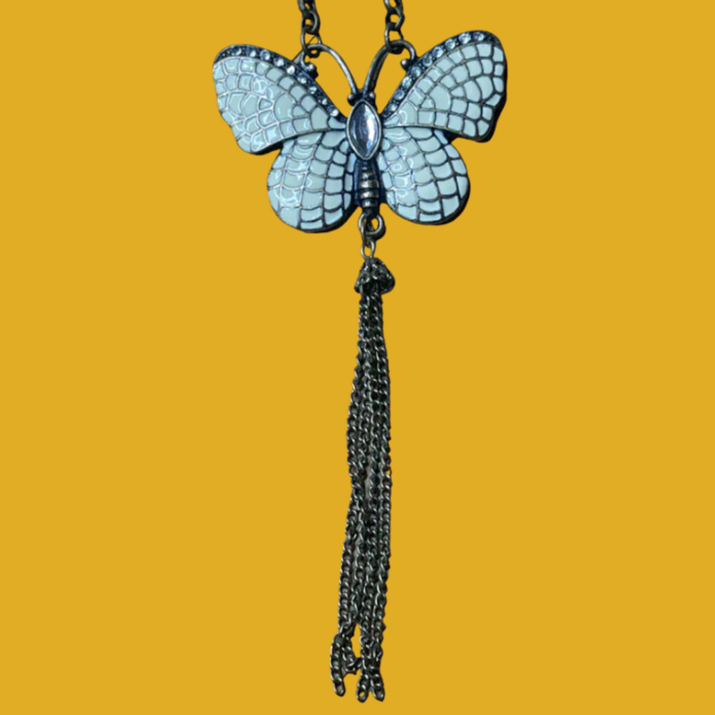 Necklace - Off-white butterfly