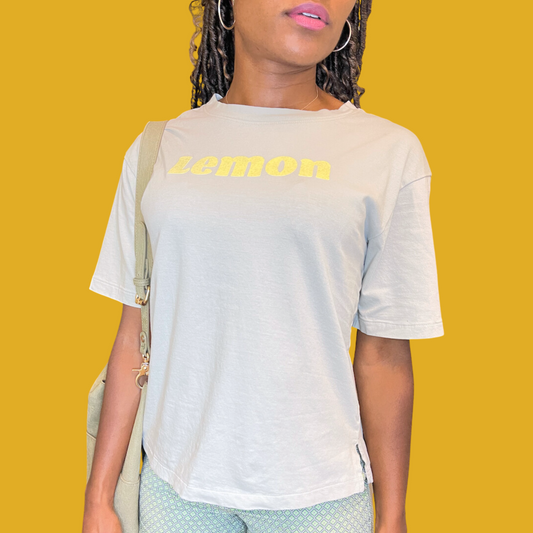 T-shirt - Vert clair avec écriture en velours jaune taille XS