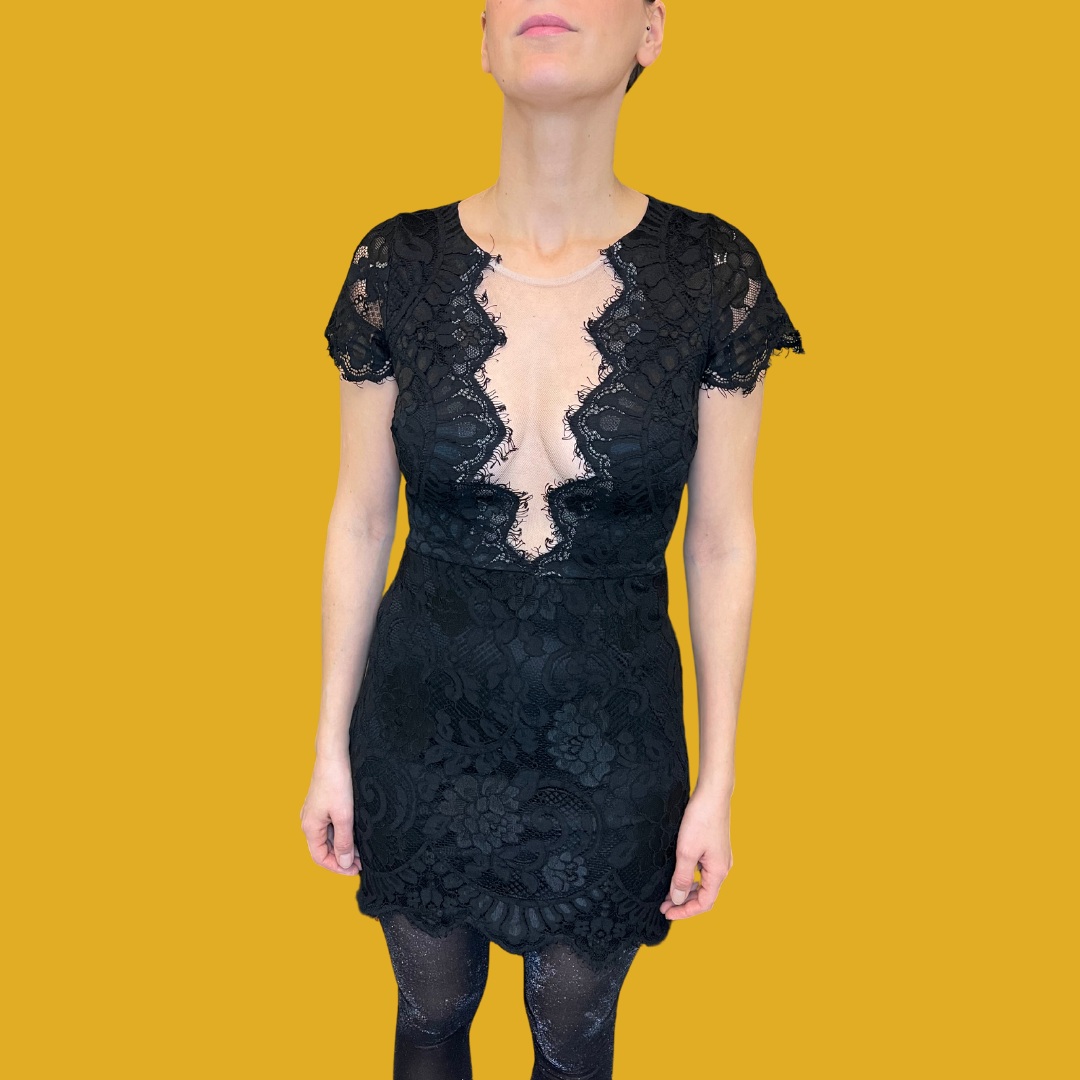 Dress - Black lace with a deep neckline in transparent tulle size S